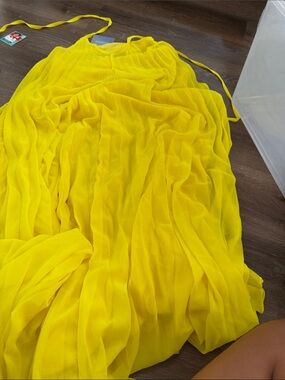 Missguided Bright Yellow Pleated Maxi Dress